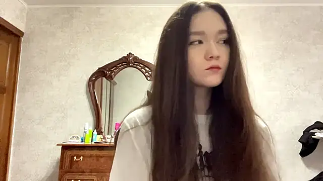 Pikmigirl18 online show from September 2025 12:01:02 PM