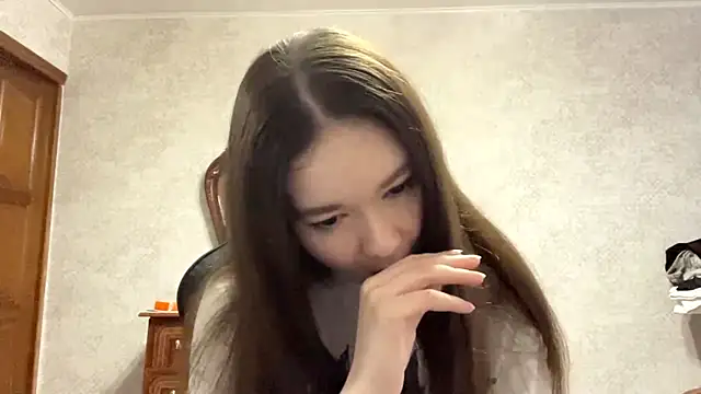 Pikmigirl18 online show from September 2025 01:17:02 PM