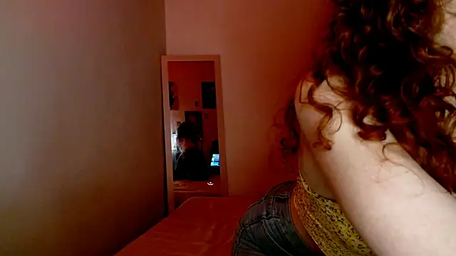 Snapshot of Myrosieposy chatting on December 2025 11:06:02 PM Myrosieposy online show from December 2025 11:06:02 PM