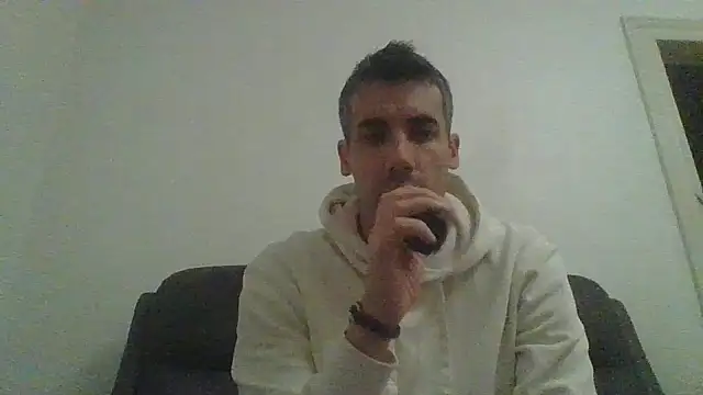 Snapshot of JulioIsHere4you chatting on October 2025 06:05:01 PM JulioIsHere4you online show from October 2025 06:05:01 PM