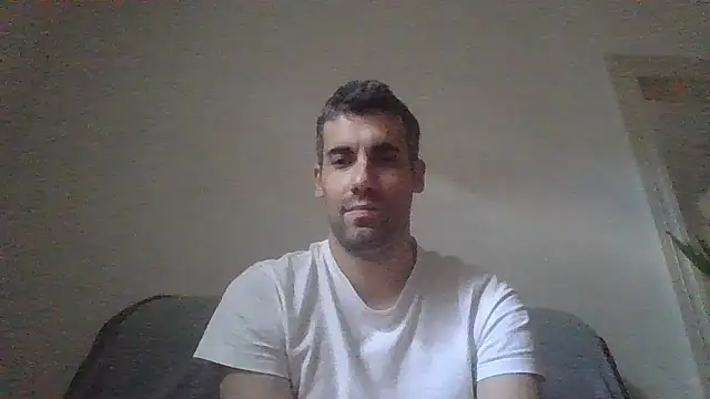 Snapshot of JulioIsHere4you chatting on October 2025 01:55:02 PM JulioIsHere4you online show from October 2025 01:55:02 PM