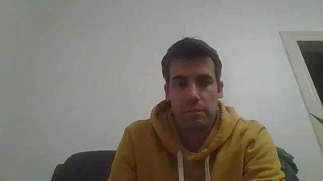 Snapshot of JulioIsHere4you chatting on December 2025 09:03:02 PM JulioIsHere4you online show from December 2025 09:03:02 PM