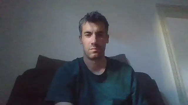 JulioIsHere4you online show from May 2026 04:44:01 AM