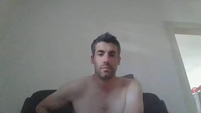 JulioIsHere4you online show from May 2026 09:42:01 AM
