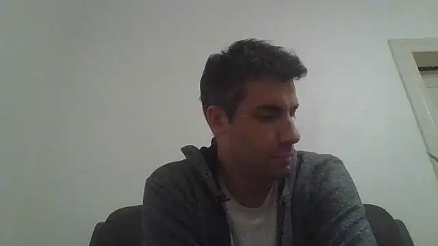 Snapshot of JulioIsHere4you chatting on November 2025 02:33:01 AM JulioIsHere4you online show from November 2025 02:33:01 AM