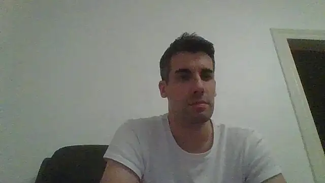 Snapshot of JulioIsHere4you chatting on September 2025 12:21:02 AM JulioIsHere4you online show from September 2025 12:21:02 AM