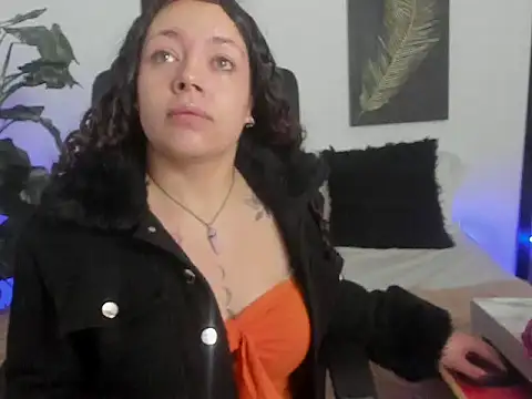 RubyStrong online show from November 2025 12:09:02 PM