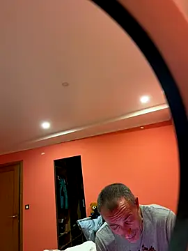 ruberofre online show from September 2025 10:05:02 PM