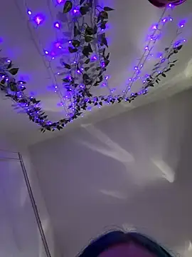 LaylaKutiex online show from April 2026 12:37:01 AM