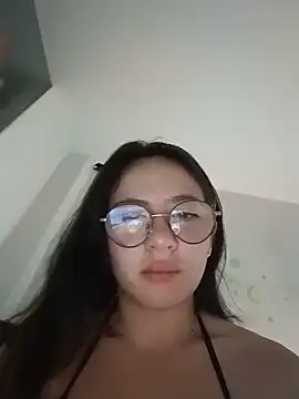 Snapshot of Bella_Sumers chatting on June 2026 03:50:01 PM Bella Sumers online show from June 2026 03:50:01 PM
