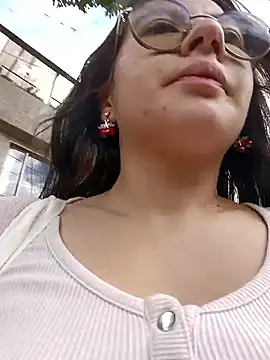 Bella Sumers online show from May 2026 06:27:02 PM
