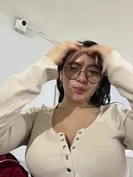 Bella Sumers online show from April 2026 06:23:01 PM