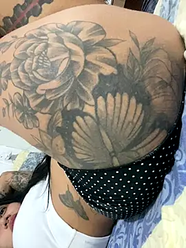 Snapshot of danilyns chatting on September 2025 01:12:02 AM danilyns online show from September 2025 01:12:02 AM