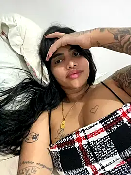 Snapshot of danilyns chatting on October 2025 02:48:02 AM danilyns online show from October 2025 02:48:02 AM