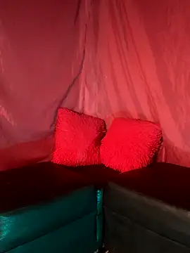 Dark chanel online show from October 2025 04:44:01 AM