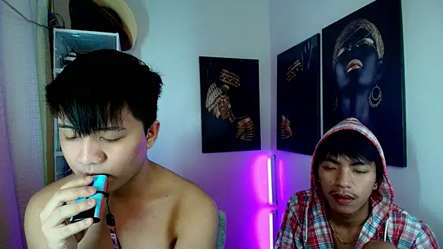 Snapshot of KentAivan chatting on October 2025 09:15:02 PM KentAivan online show from October 2025 09:15:02 PM