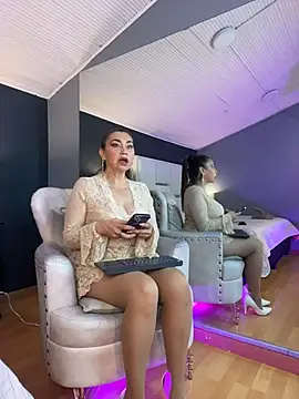 Samantha Milf   online show from November 2025 08:20:01 PM