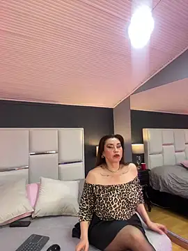 Samantha Milf   online show from October 2025 08:35:01 PM