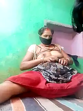 CUTE-004 online show from April 2026 09:36:02 AM