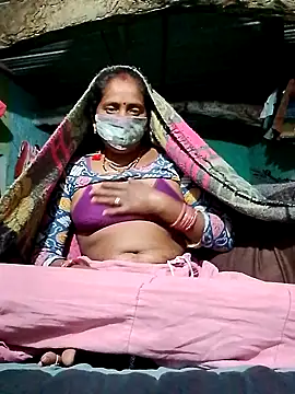 CUTE-004 online show from November 2025 04:22:02 PM