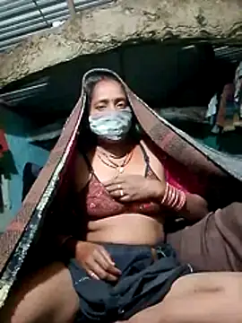 CUTE-004 online show from November 2025 03:59:01 PM