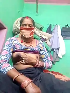 CUTE-004 online show from November 2025 09:54:02 AM