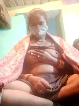 CUTE-004 online show from December 2025 03:47:01 PM