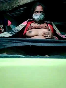 CUTE-004 online show from November 2025 04:10:05 PM