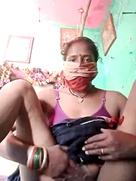 CUTE-004 online show from October 2025 07:27:01 AM