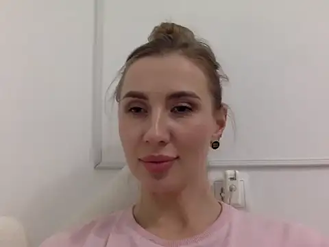 Snapshot of Alveryn chatting on October 2025 06:37:01 PM Alveryn online show from October 2025 06:37:01 PM