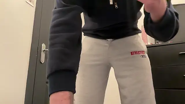 twinkydave online show from April 2026 09:28:01 PM