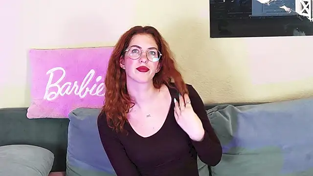 Snapshot of CaitlinMoon chatting on October 2025 03:07:02 AM CaitlinMoon online show from October 2025 03:07:02 AM