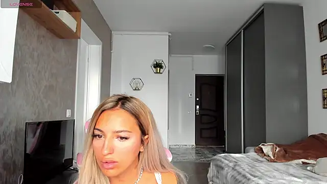 Anya Belle online show from September 2025 05:02:01 AM