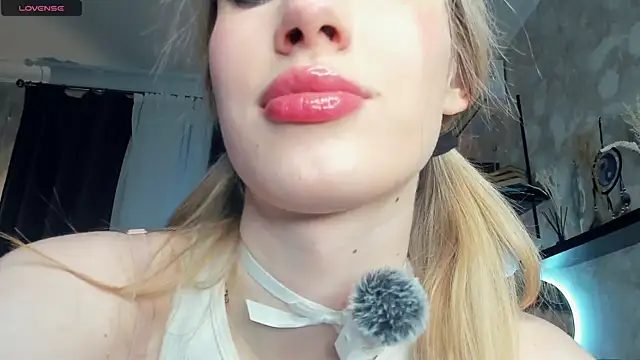 Snapshot of FrancisBivona chatting on December 2025 08:24:01 AM FrancisBivona online show from December 2025 08:24:01 AM