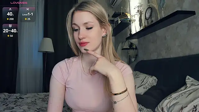 Snapshot of FrancisBivona chatting on November 2025 07:20:01 AM FrancisBivona online show from November 2025 07:20:01 AM