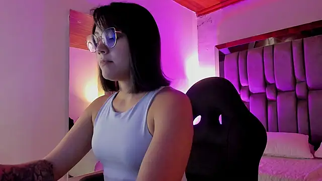 AnnaraLein online show from November 2025 03:40:02 AM