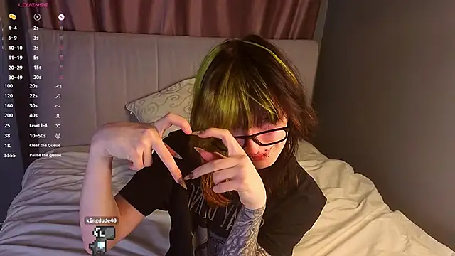 KandraCruser online show from November 2025 08:09:01 PM