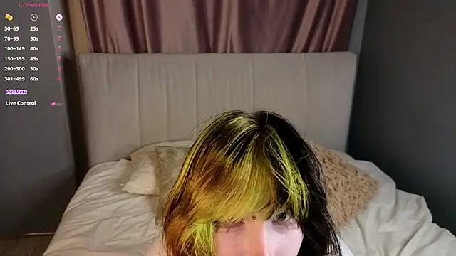 KandraCruser online show from November 2025 08:13:02 PM