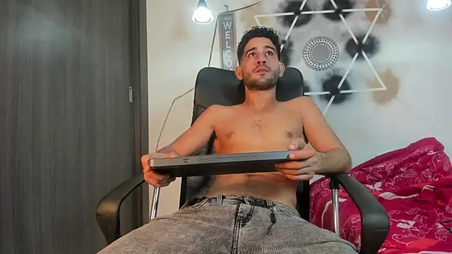 Aaron haren1 online show from October 2025 04:27:01 AM