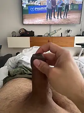 andres52720 online show from February 2026 08:20:01 PM