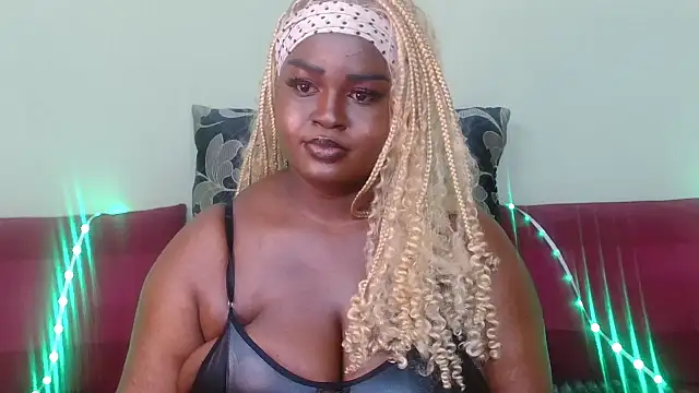 Snapshot of Treasurexmellom chatting on November 2025 02:23:02 AM Treasurexmellom online show from November 2025 02:23:02 AM