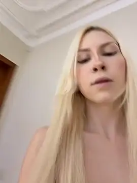 Snapshot of Elven_Elfie chatting on November 2025 05:19:02 AM Elven Elfie online show from November 2025 05:19:02 AM