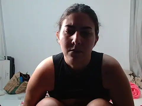 ApenasLys online show from May 2026 12:05:02 AM