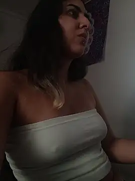 ApenasLys online show from January 2026 03:05:02 PM