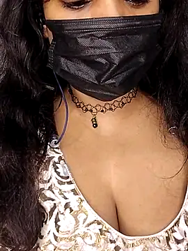 Snapshot of aliyaa9900 chatting on October 2025 07:11:01 PM aliyaa9900 online show from October 2025 07:11:01 PM