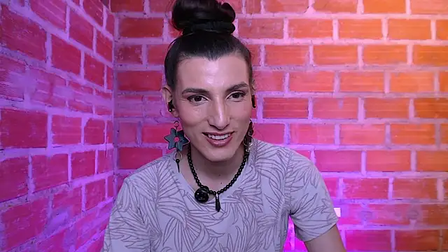 Moira-Hot online show from February 2026 10:20:02 PM