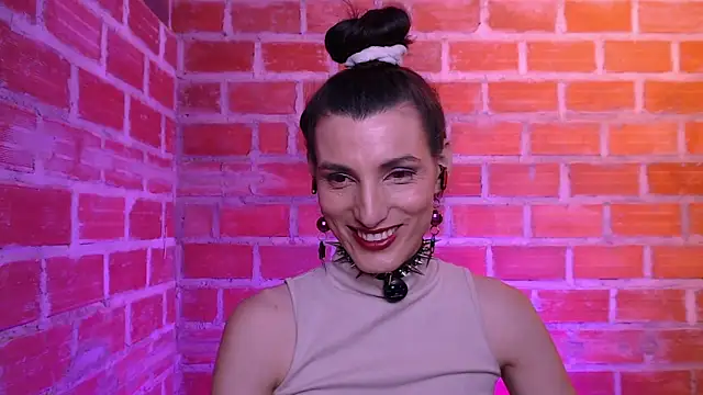 Moira-Hot online show from February 2026 12:10:02 AM