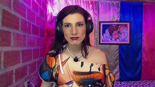 Snapshot of Moira-Hot chatting on November 2025 08:31:01 PM Moira-Hot online show from November 2025 08:31:01 PM