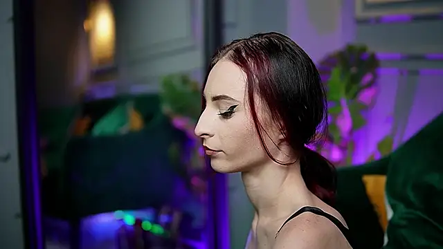 Snapshot of SaraiAngel chatting on November 2025 08:58:02 PM SaraiAngel online show from November 2025 08:58:02 PM