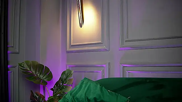 Snapshot of SaraiAngel chatting on November 2025 11:19:02 PM SaraiAngel online show from November 2025 11:19:02 PM